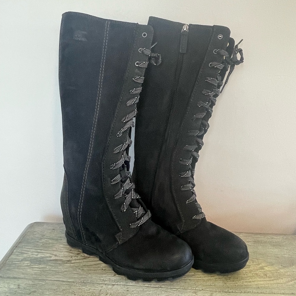 Sorel Joan of Arctic II Tall Lace up Wedge boot Size 9